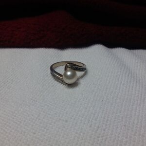 Single pearl ring